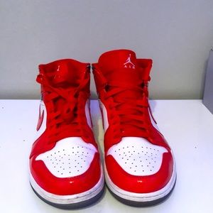 Selling air Jordan size 10